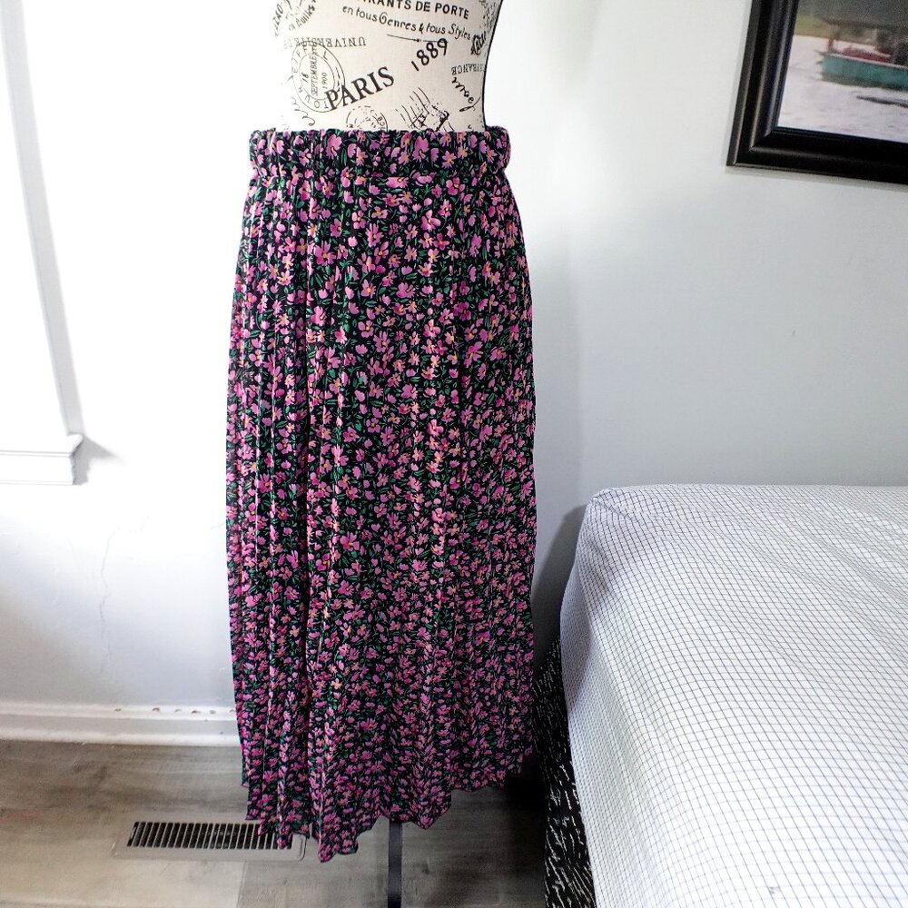 Shein Long Pink lined flowy skirt used few times stretchable waist band sz L